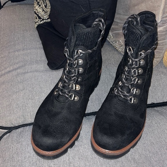 Cliffs New Black Suede boots size 9 1/2 M - Picture 1 of 7